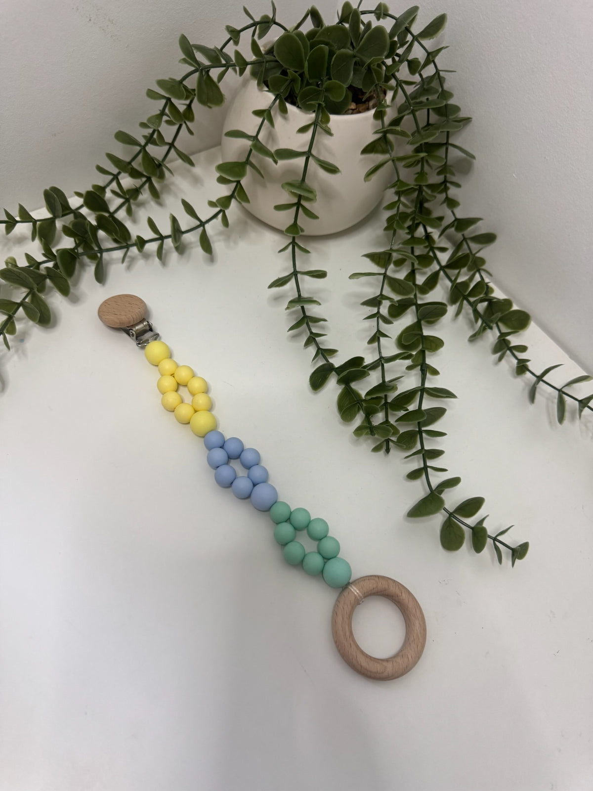 Pastels clip teether with ring