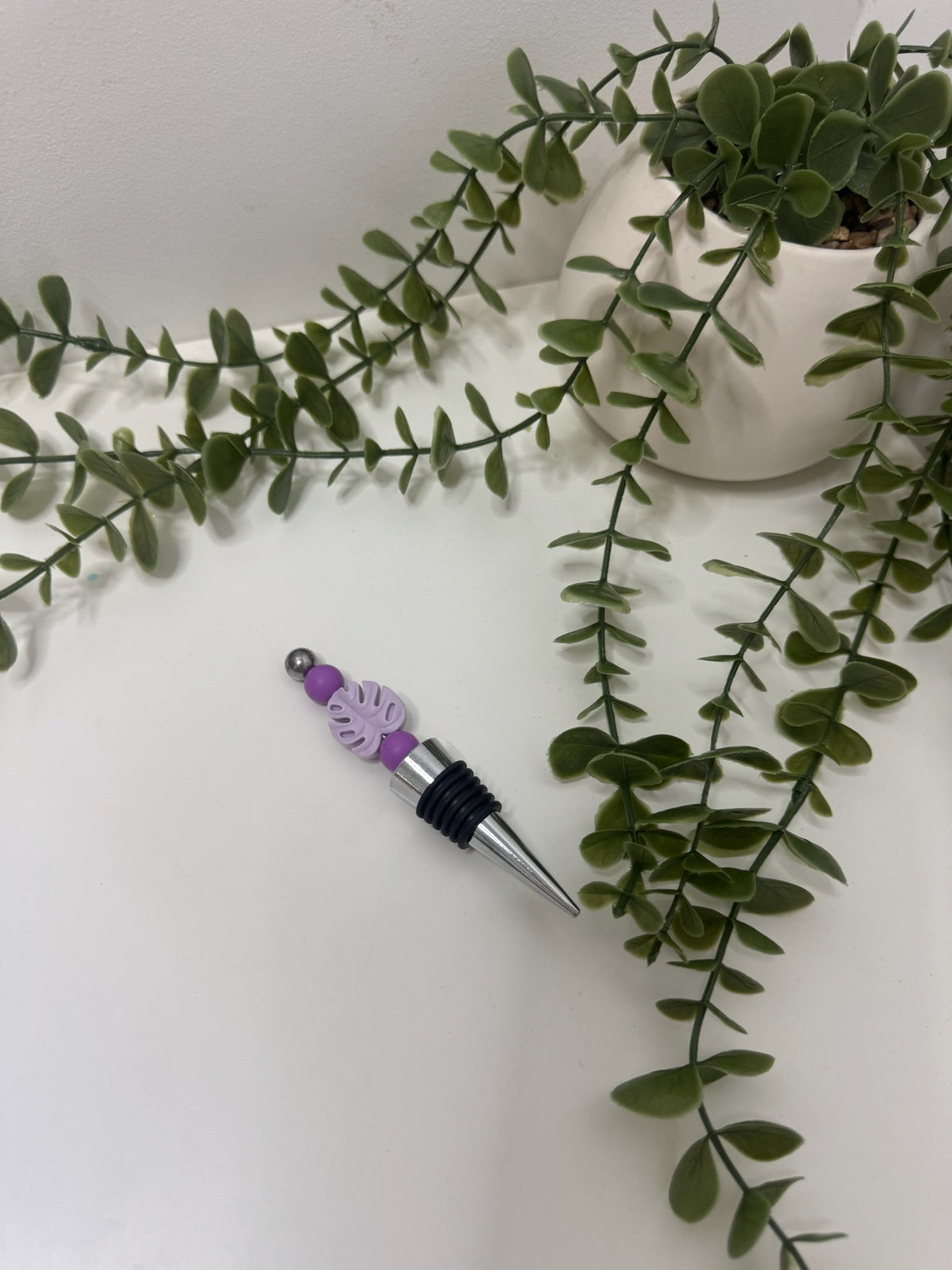 Leaf wine stopper