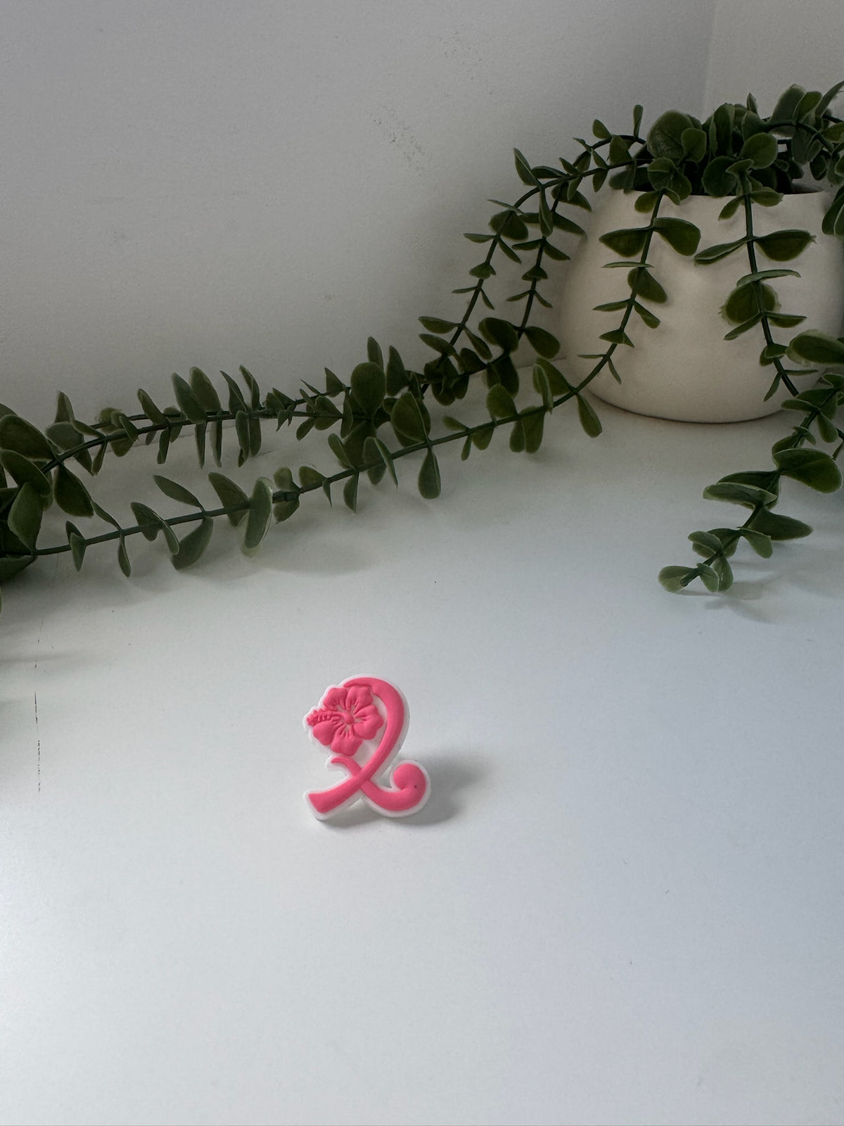 Pink ribbon silicone straw topper