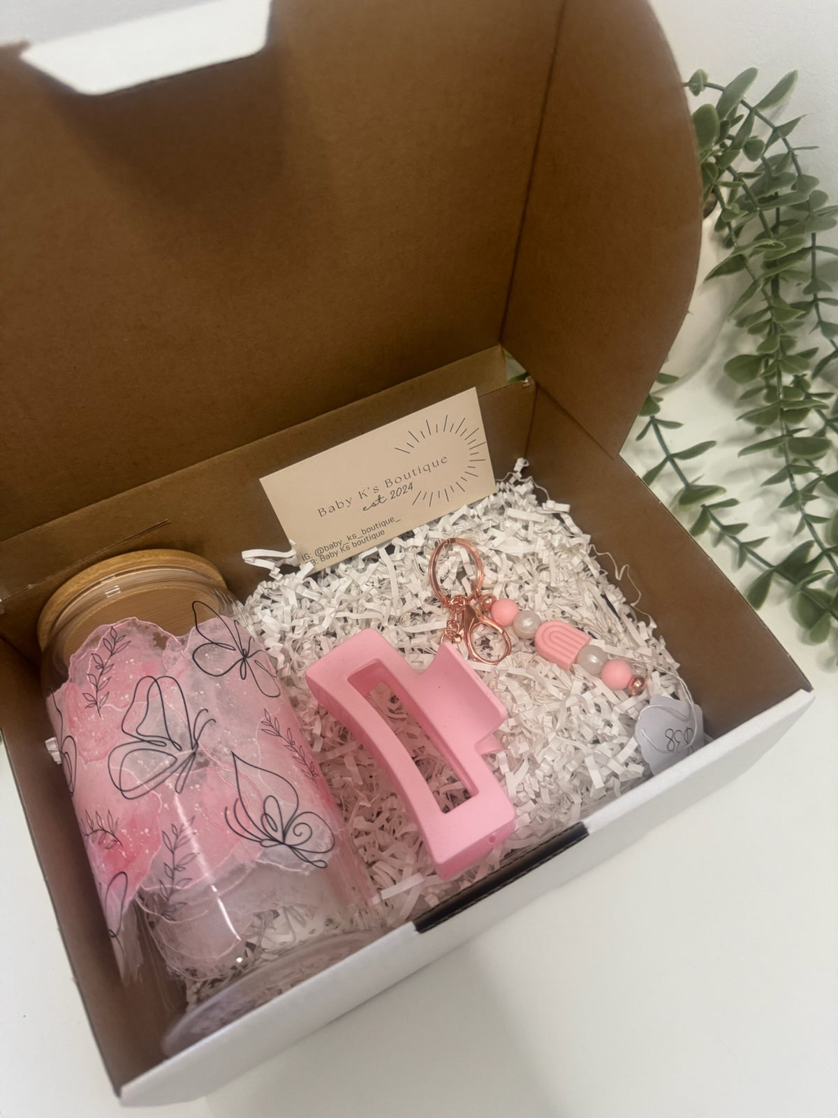 Pink butterflies premade gift box