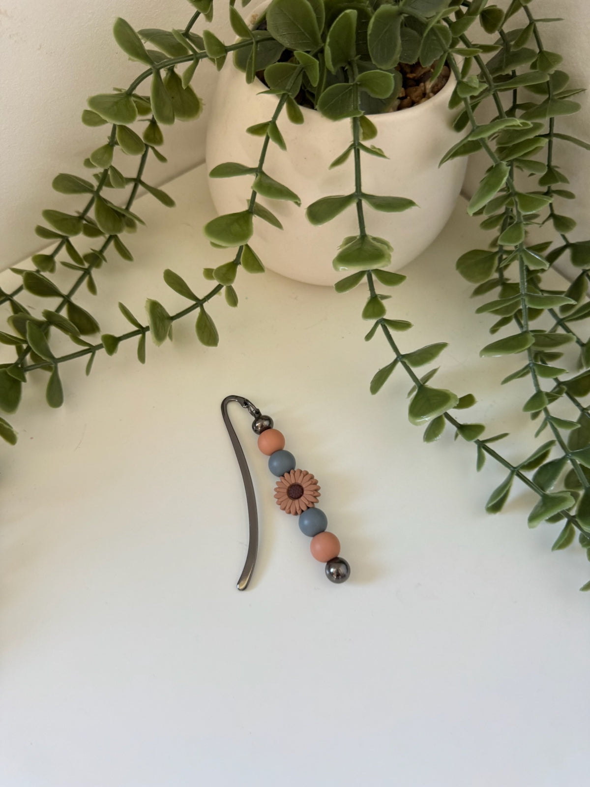Flower silicone beaded bookmark
