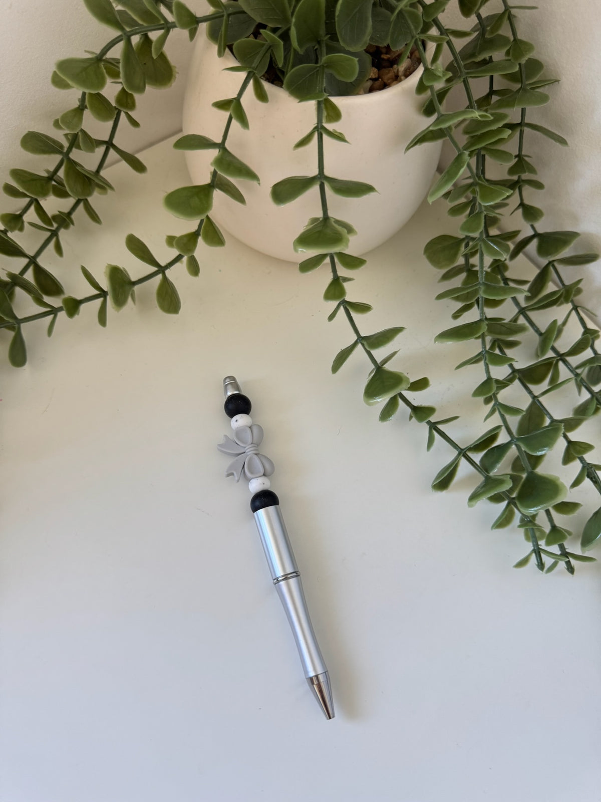 Grey bow silicone beaded pen