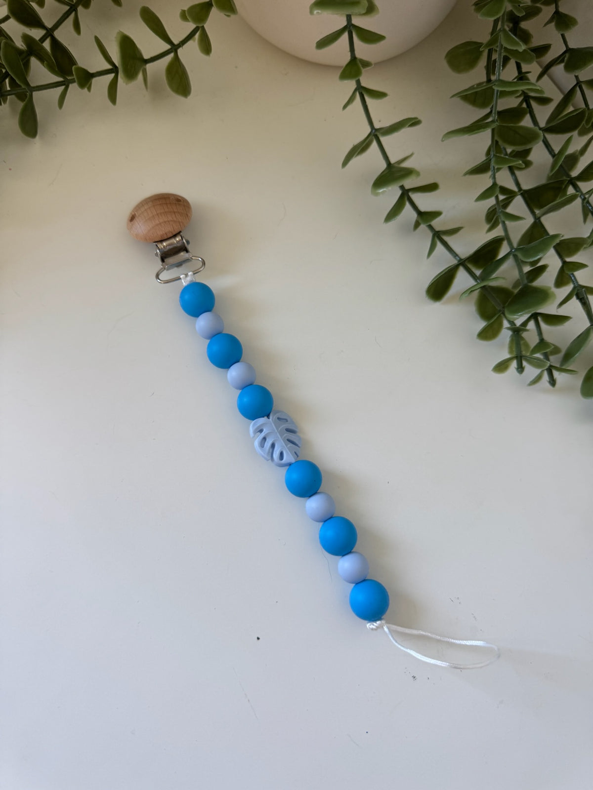 Blue leaf dummy clip
