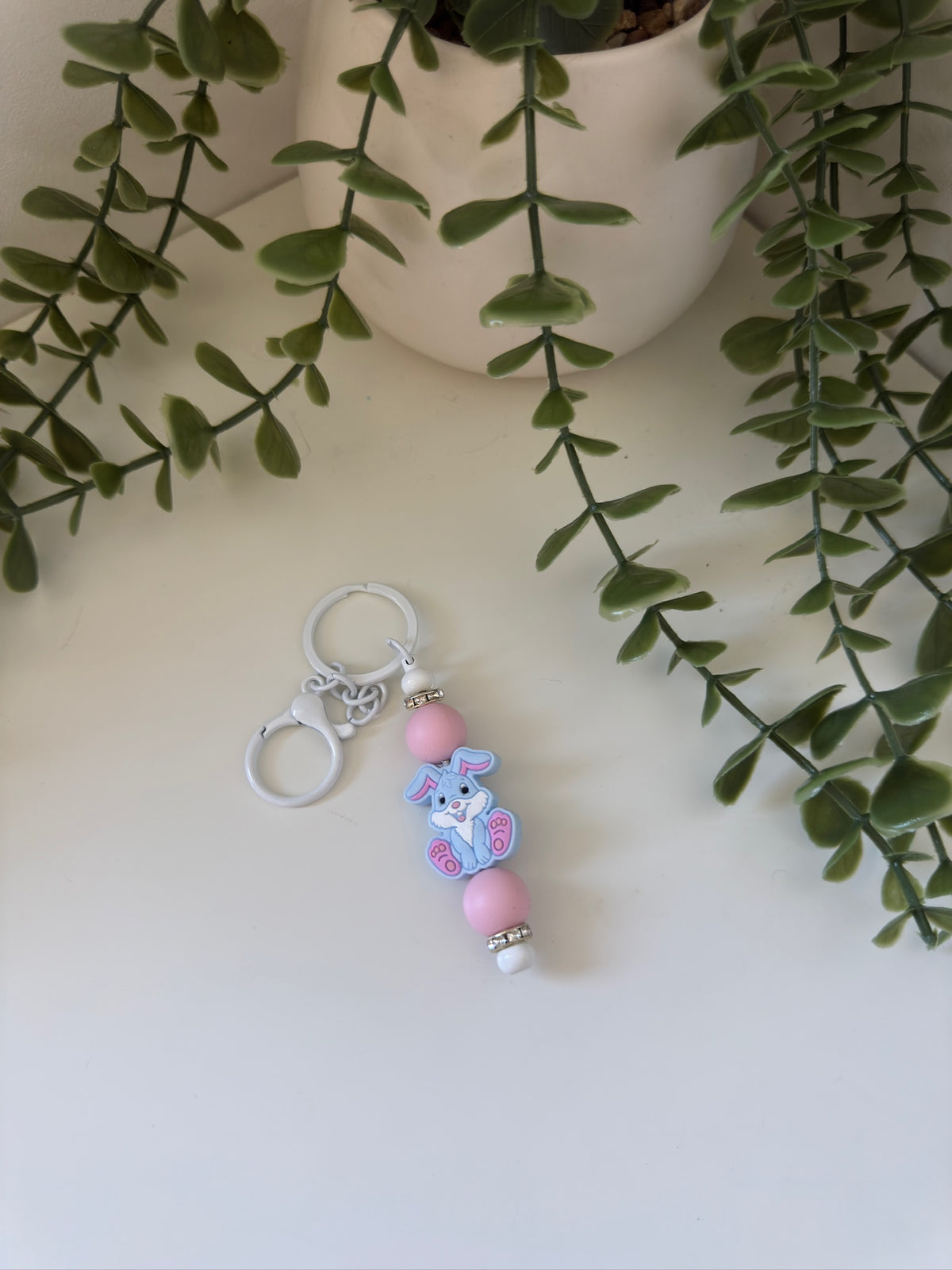 Easter bunny metal keychain