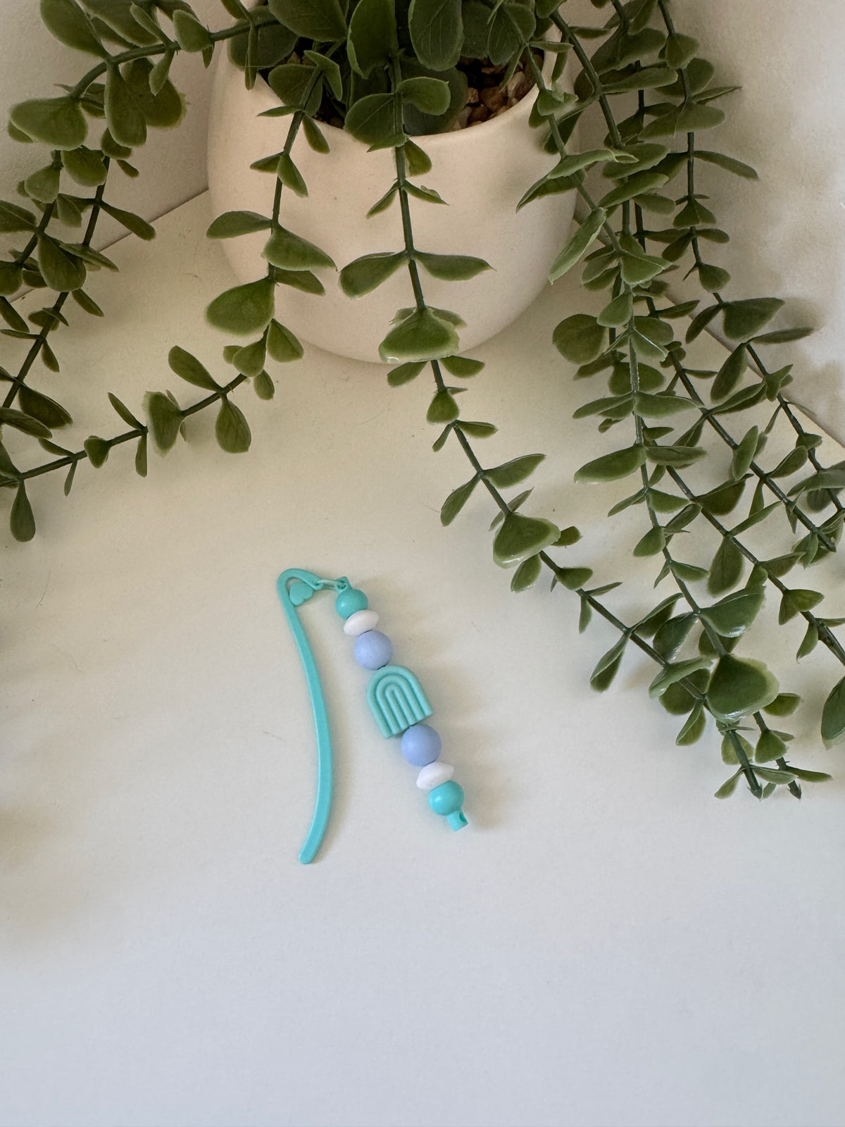 Teal arch silicone beaded bookmark