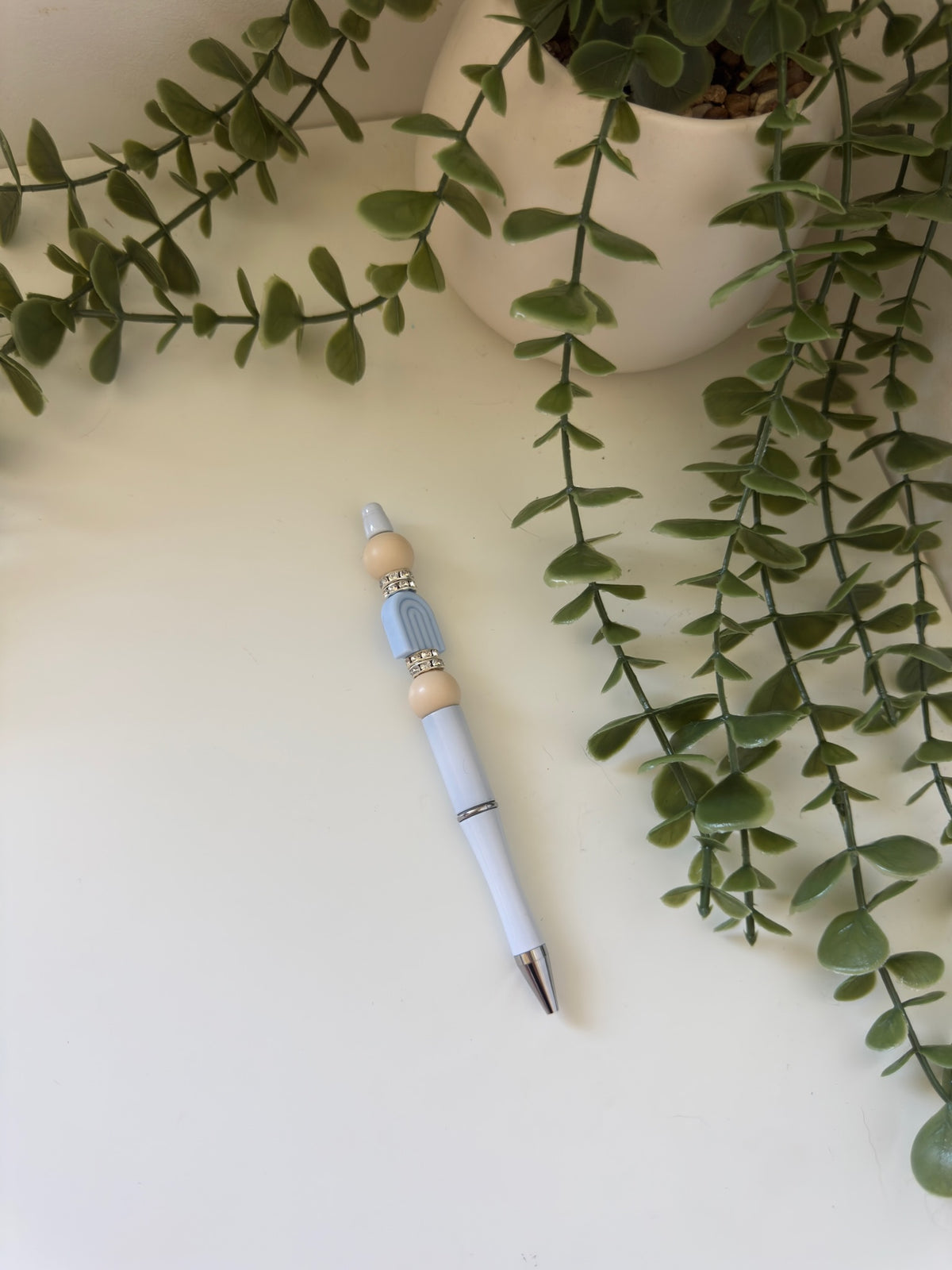 Blue arch pen