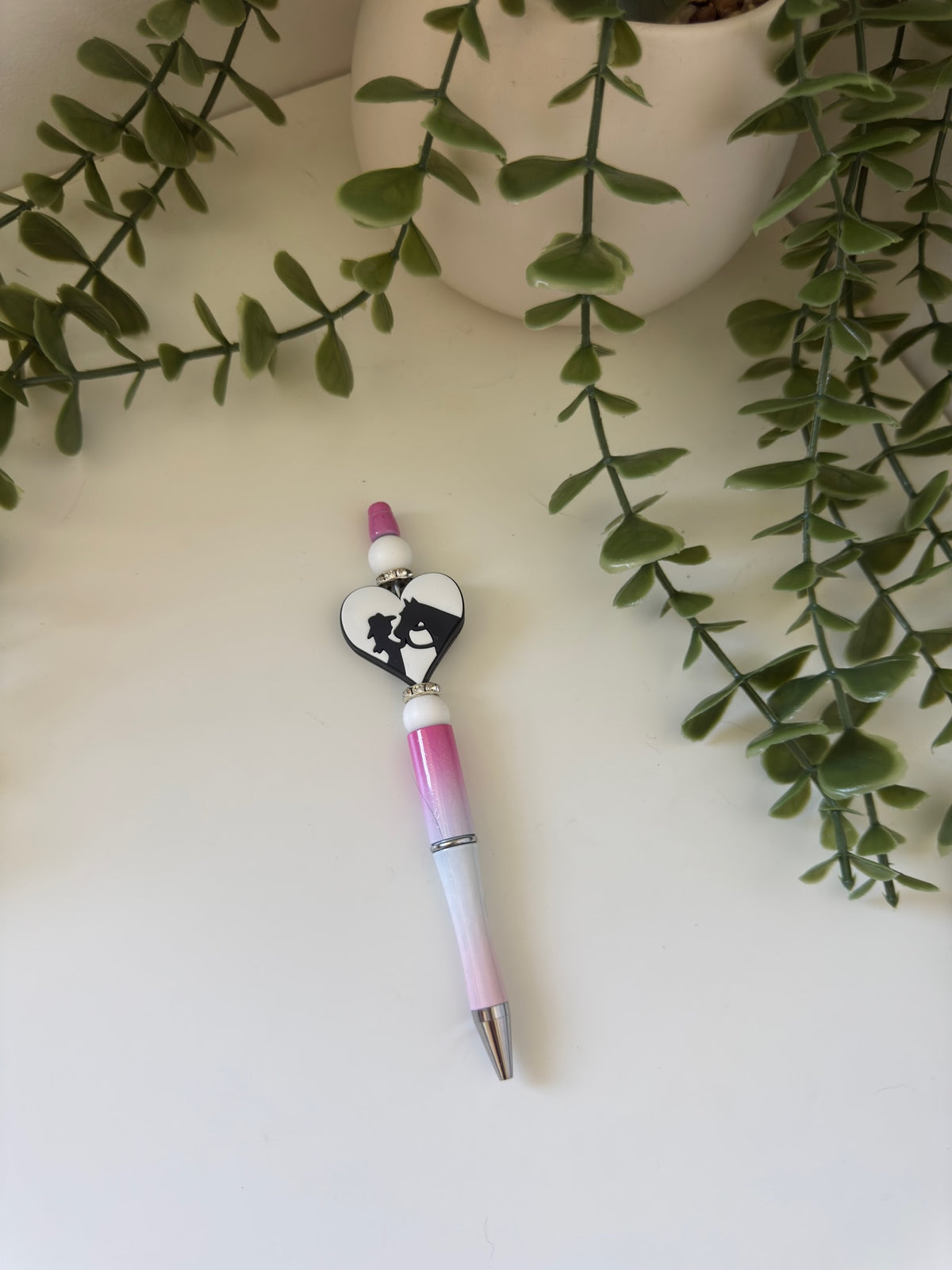 Horse heart pen