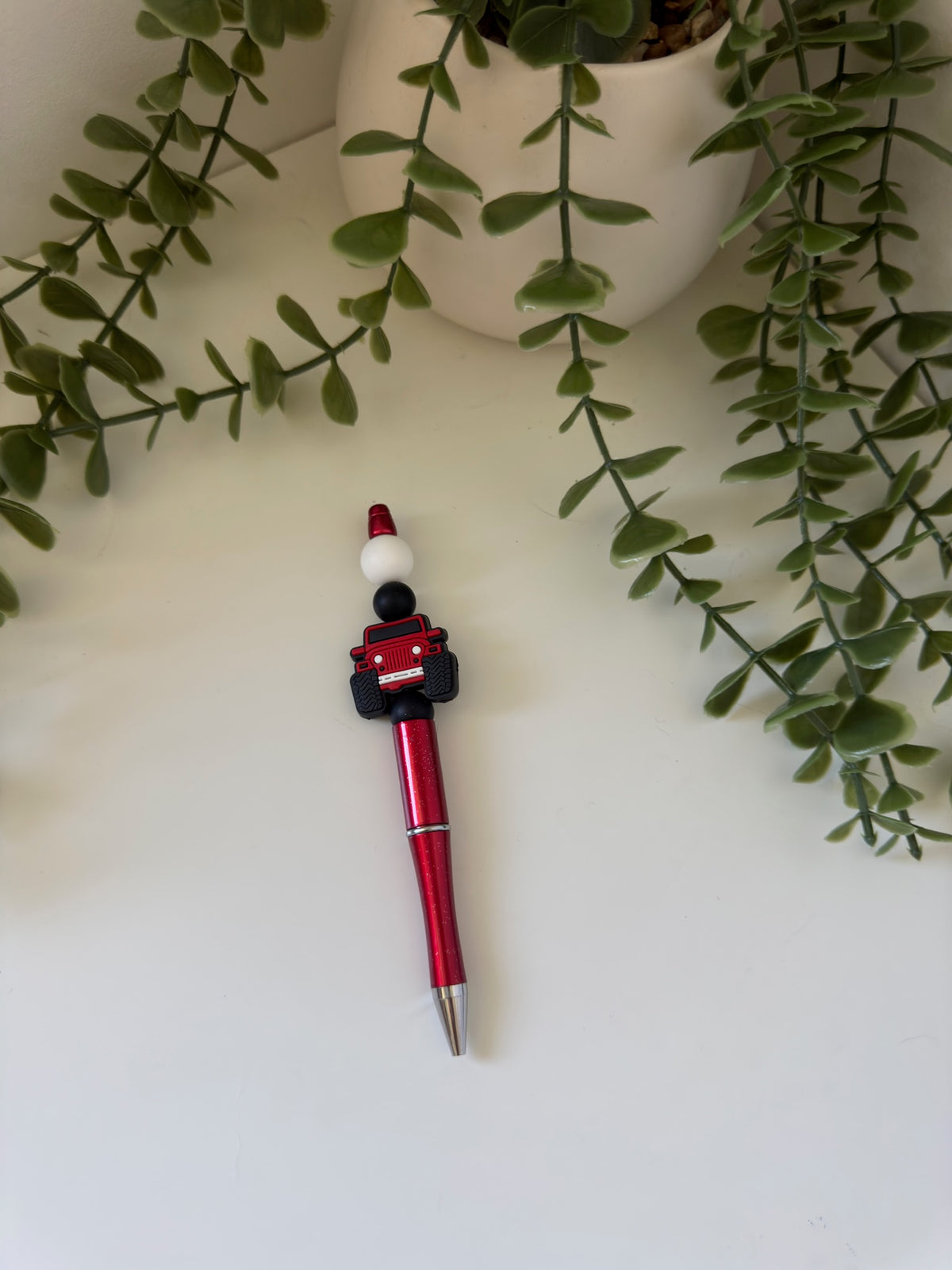 Red car pen