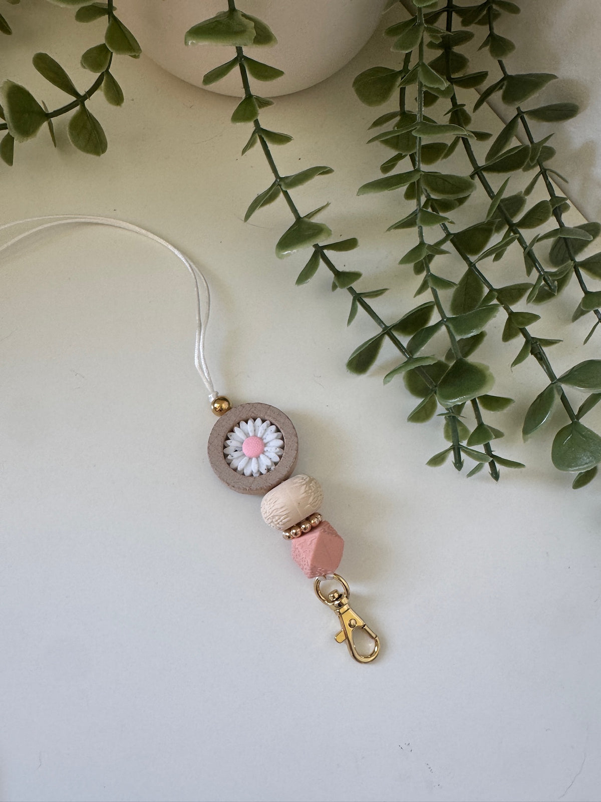 White flower lanyard